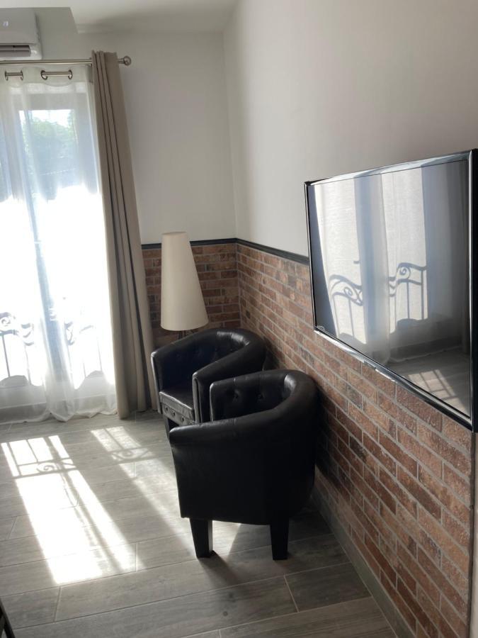 Les Lofts Apartment LʼIsle-sur-la-Sorgue Екстериор снимка