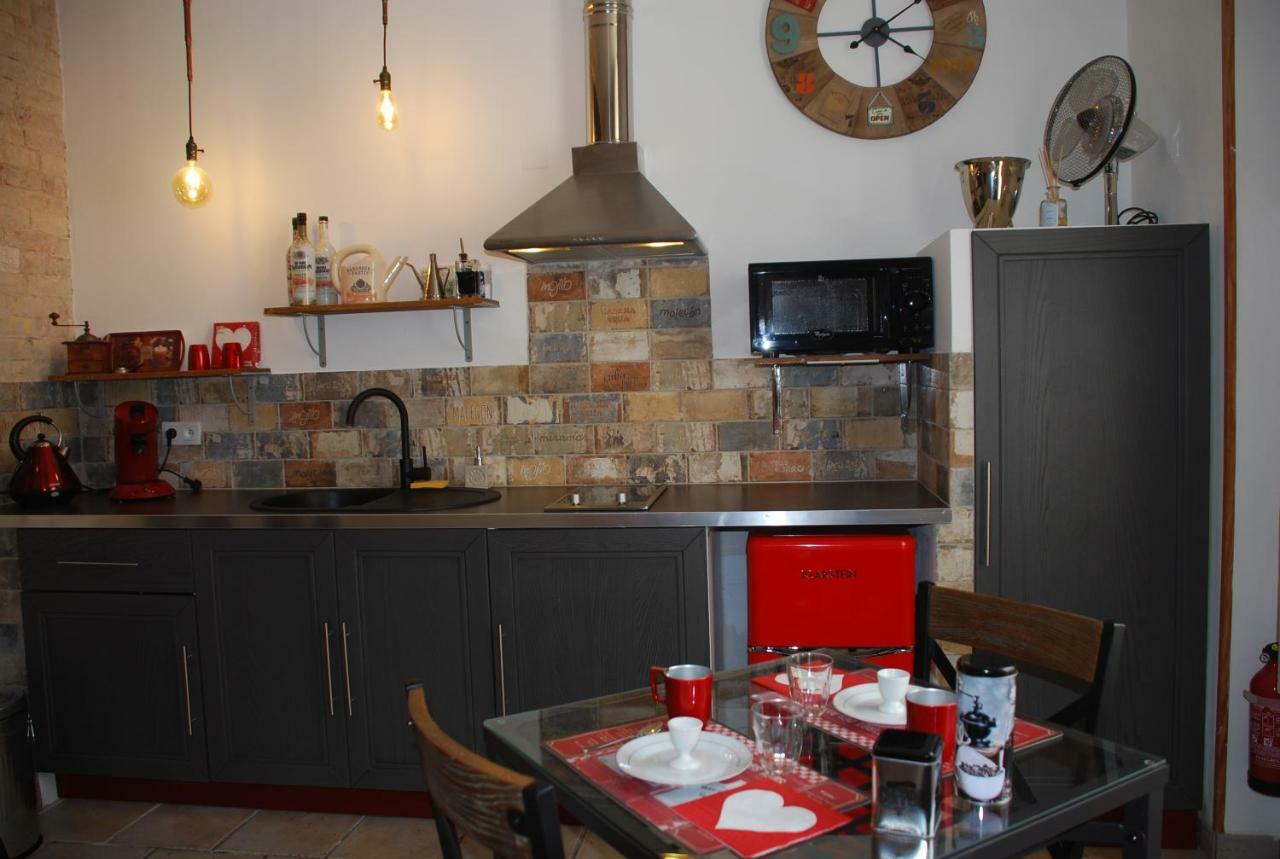 Les Lofts Apartment LʼIsle-sur-la-Sorgue Екстериор снимка